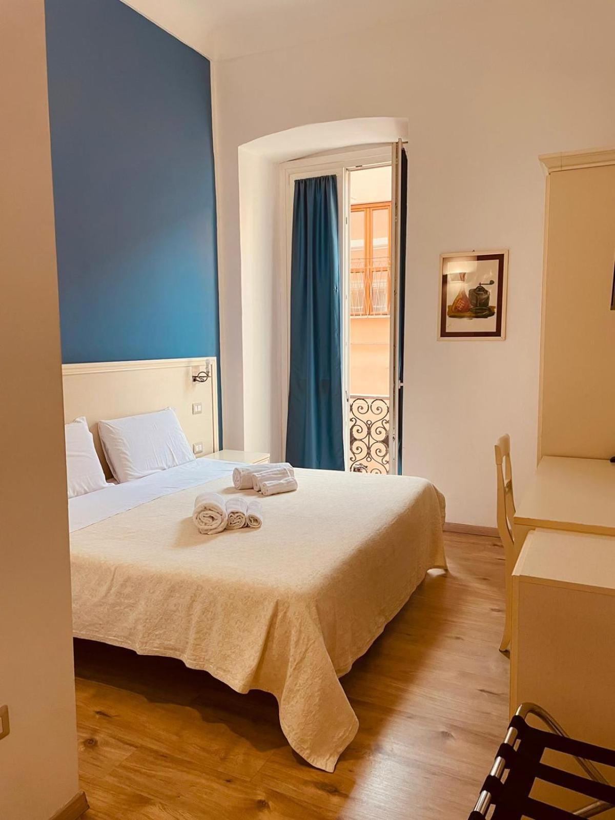 Drooms Cagliari Bagian luar foto